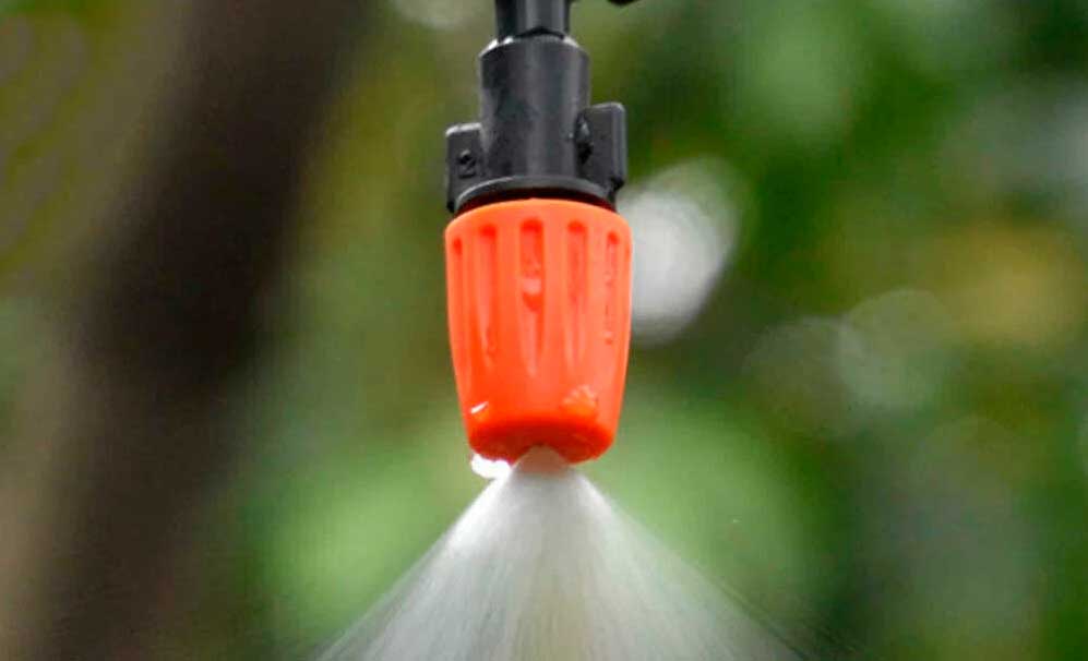 Форсунка для распыления воды на даче